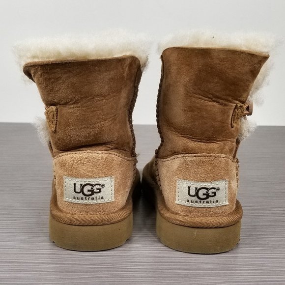 UGG Bailey Button II Kids Boot, Tan Suede, Toddlers Size 6 US / 22.5 - Picture 5 of 13